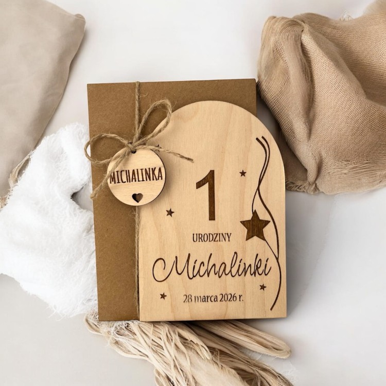 kartka-drewniana-grawerowana-personalizowana-urodziny-roczek.jpg